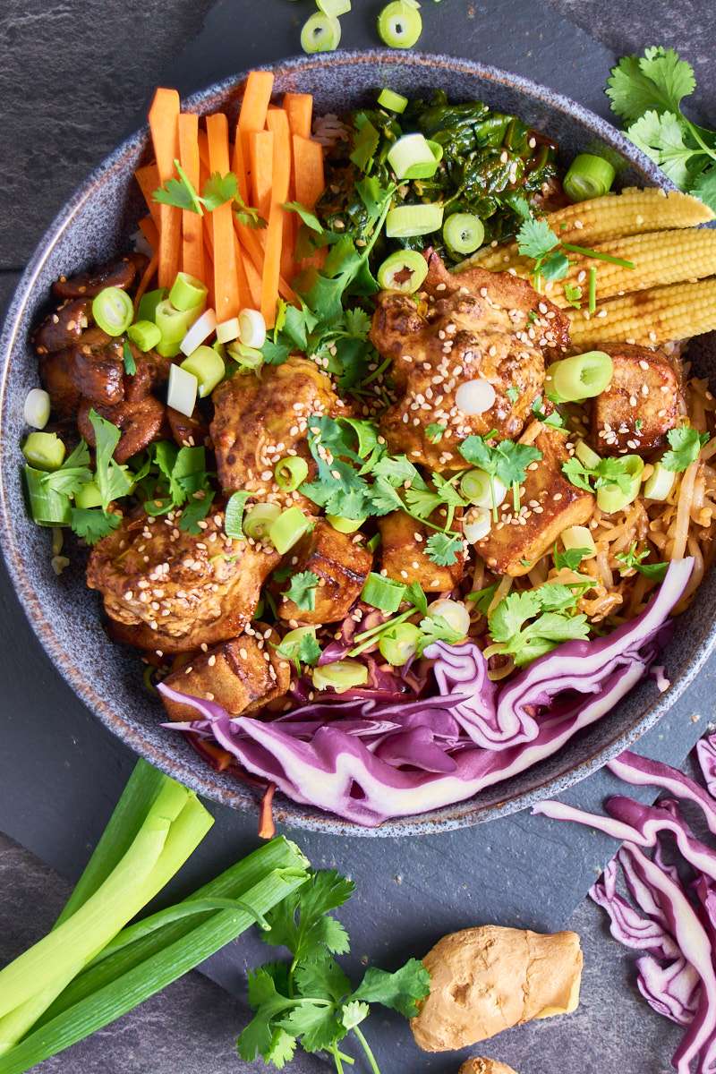 Asian Bowl with Cauliflower and Tofu
